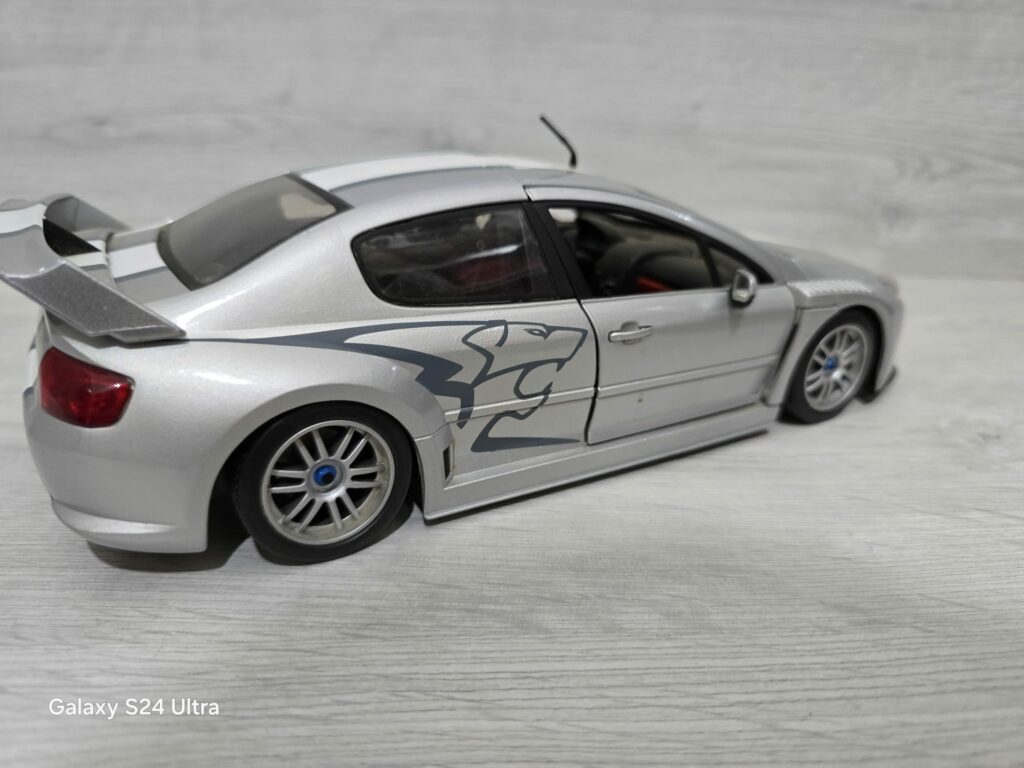 PEUGEOT 407 SILHOUETTE SILVER - 1:18  - MOTOR MAX