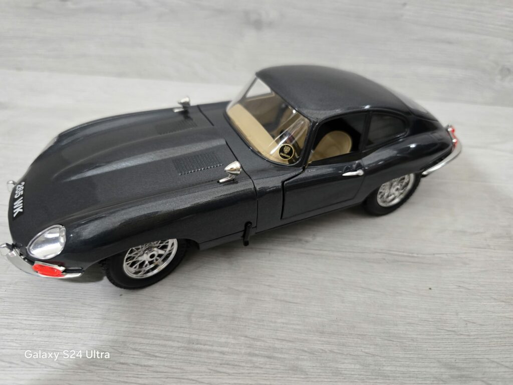 JAGUAR E TYPE 1961 - 118 - BURAGO