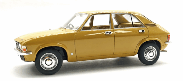 CULT-SCALE MODELS AUSTIN 118 ALLEGRO 1973